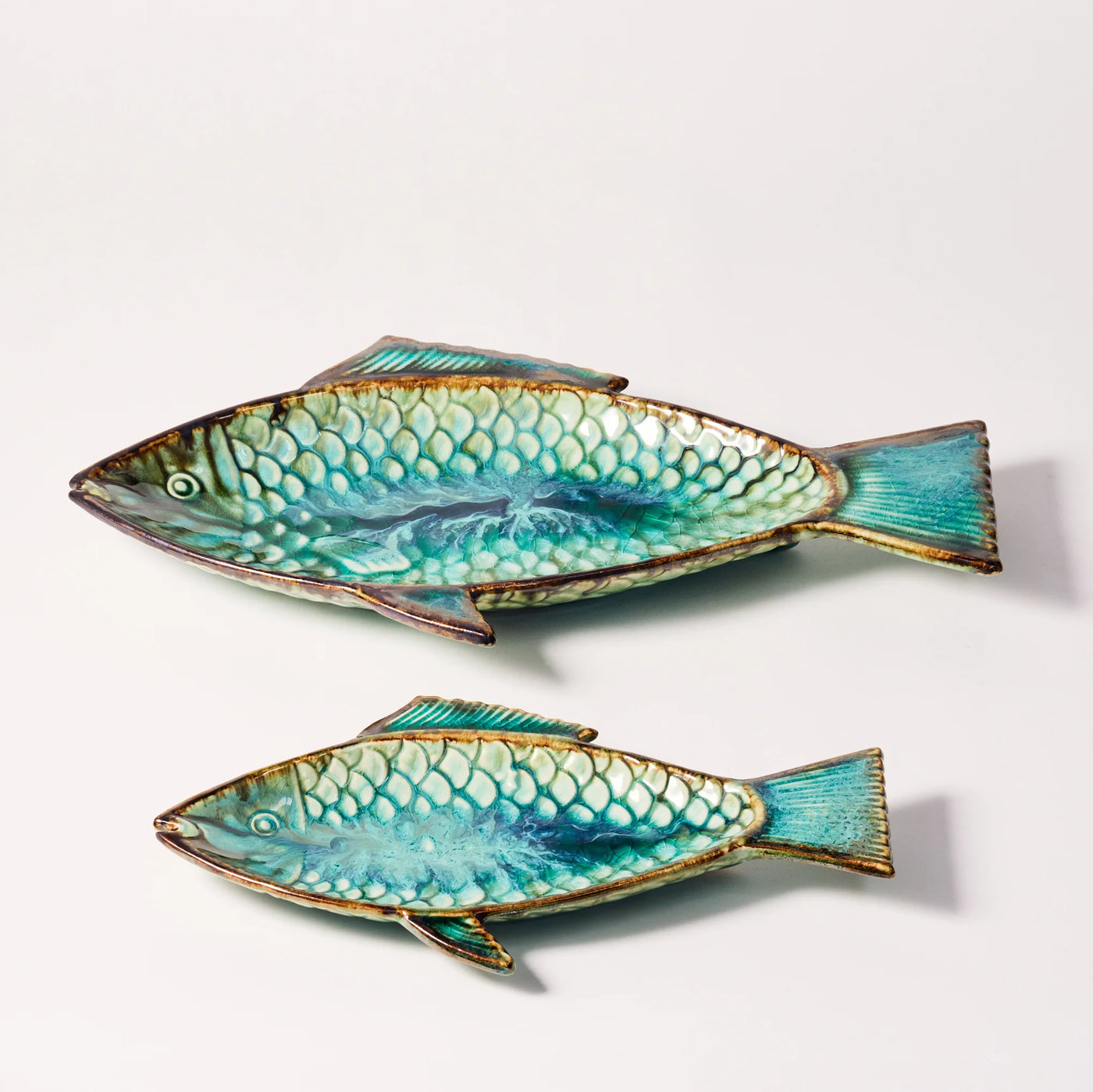 Handcrafted Ceramic Fish-Shaped Serving Plate – Unique Coastal Design