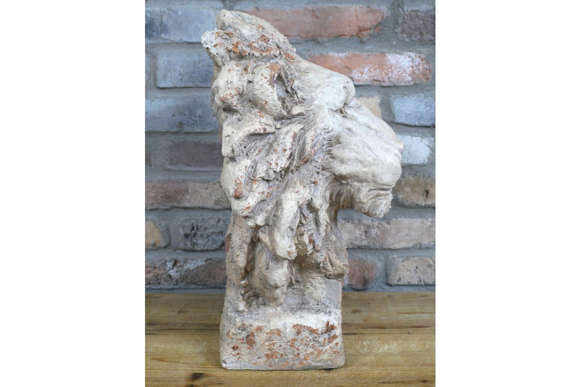 Rustic Lion Head Sculpture - Home or Garden Decor