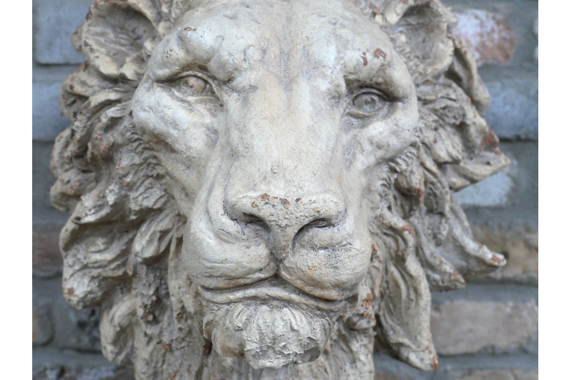 Rustic Lion Head Sculpture - Home or Garden Decor